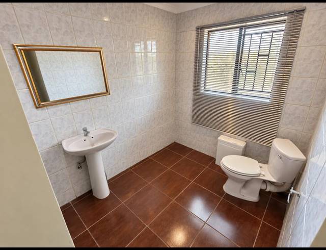 4 BEDROOM HOUSE FOR SALE IN HEUWELOORD